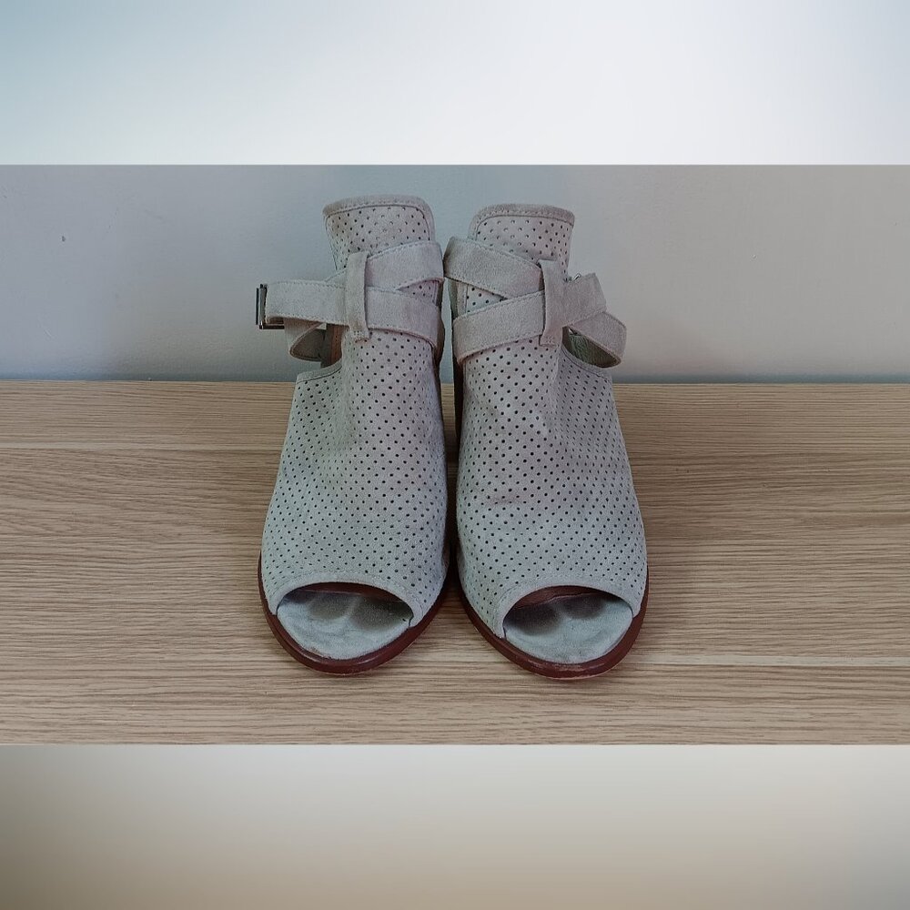 Caslon Women's Open Toe Suede Heels Light Gray 8M